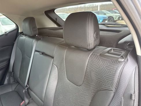 Used 2022 Buick Encore GX Essence w/ Experience Buick Package image 37