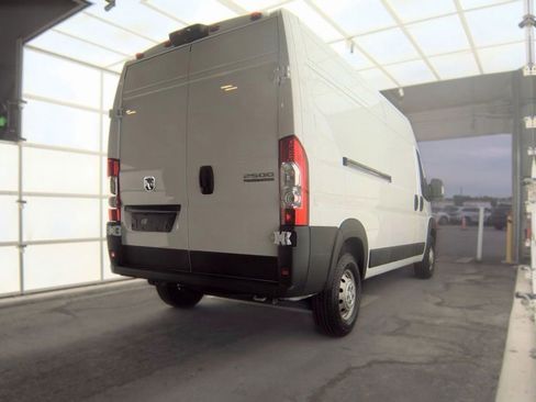 Used 2023 RAM ProMaster 2500 FWD image 5