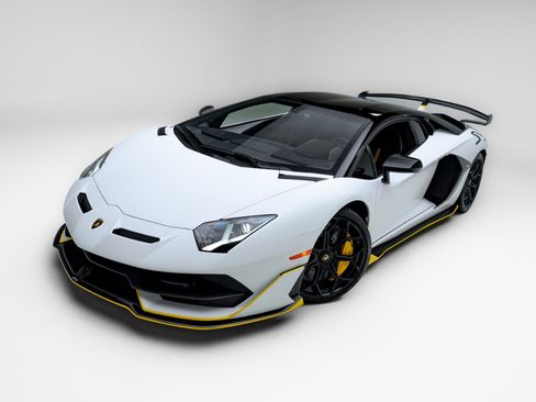 Used 2021 Lamborghini Aventador SVJ AWD/4WD image 14