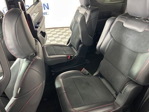 Used 2025 Ford Explorer ST w/ Sun And Sound Package image 32