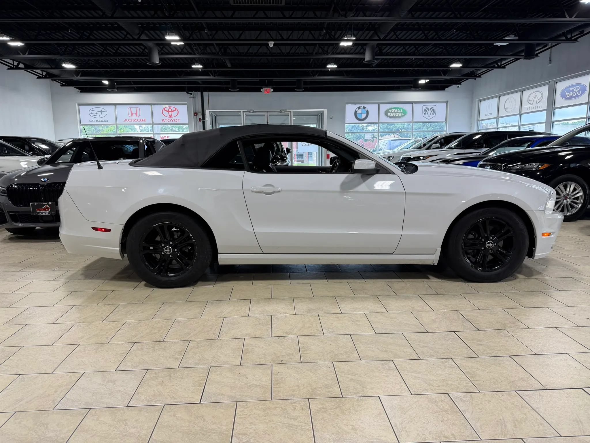Used 2014 Ford Mustang Premium RWD image 26