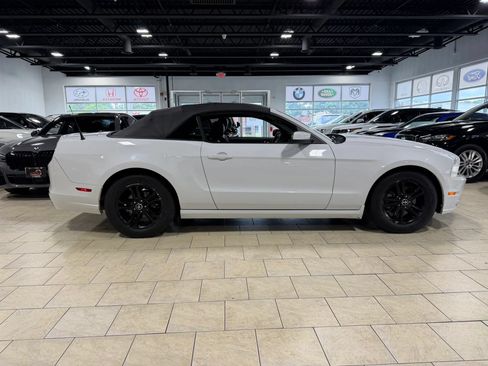 Used 2014 Ford Mustang Premium RWD image 26