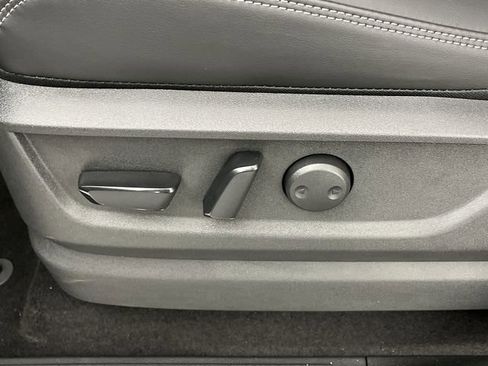 New 2026 Nissan Armada SL w/ Captain's Chari Seat Package image 12