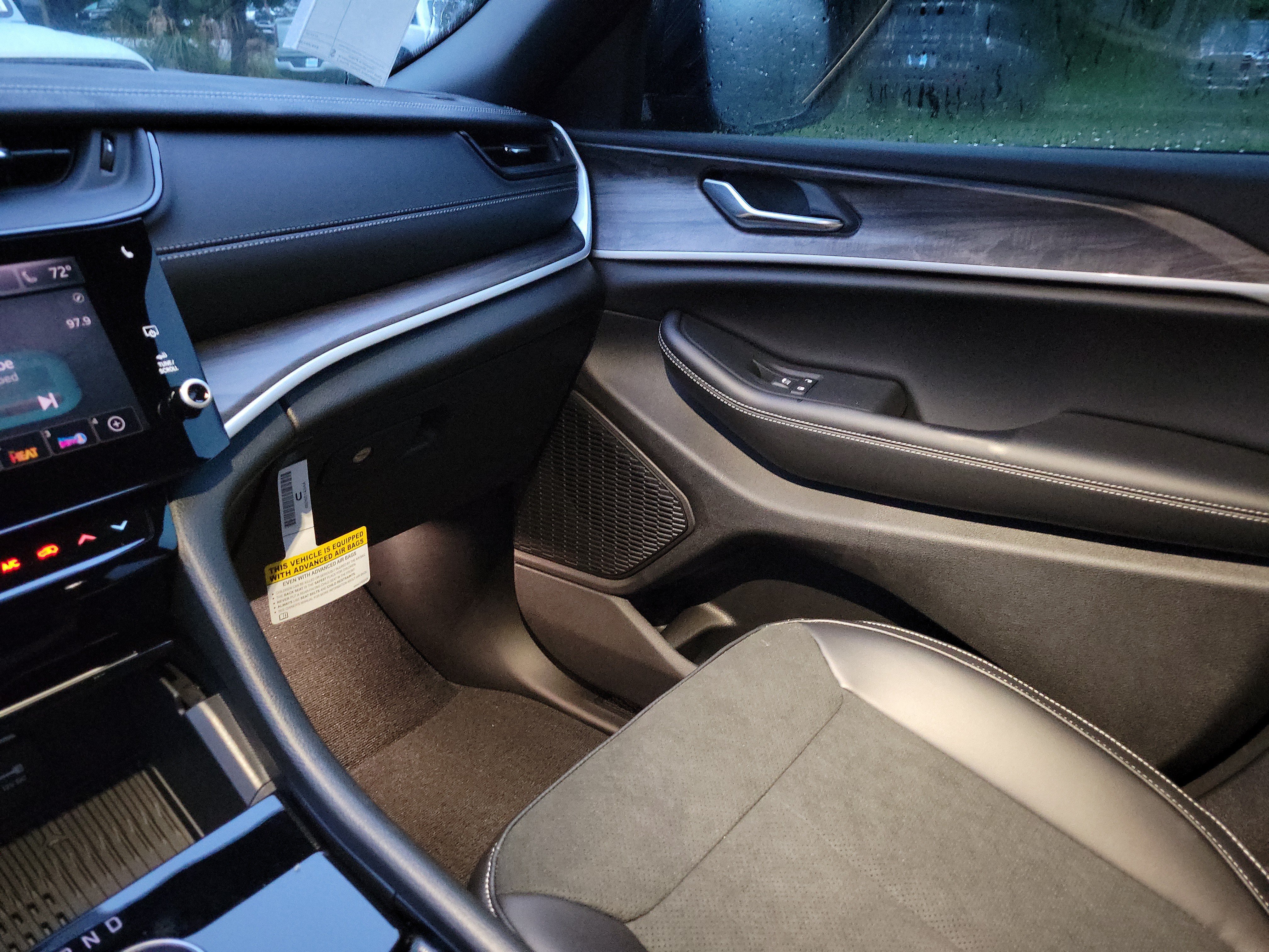 New 2027 Jeep Grand Cherokee Altitude RWD image 20