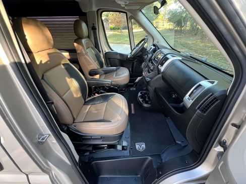 Used 2017 RAM ProMaster 2500 w/ Premium Appearance Group image 30
