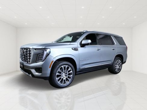 Used 2025 GMC Yukon Denali w/ Sun & Power Step Package AWD/4WD image 2