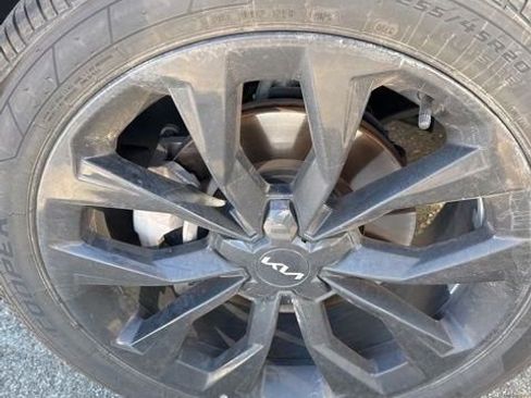 Used 2023 Kia Sorento SX image 22