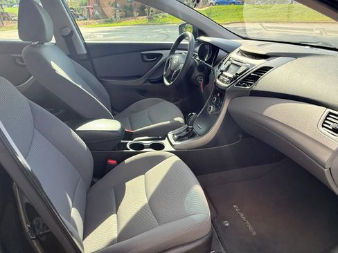 Used 2015 Hyundai Elantra SE w/ Option Group 02 FWD image 15
