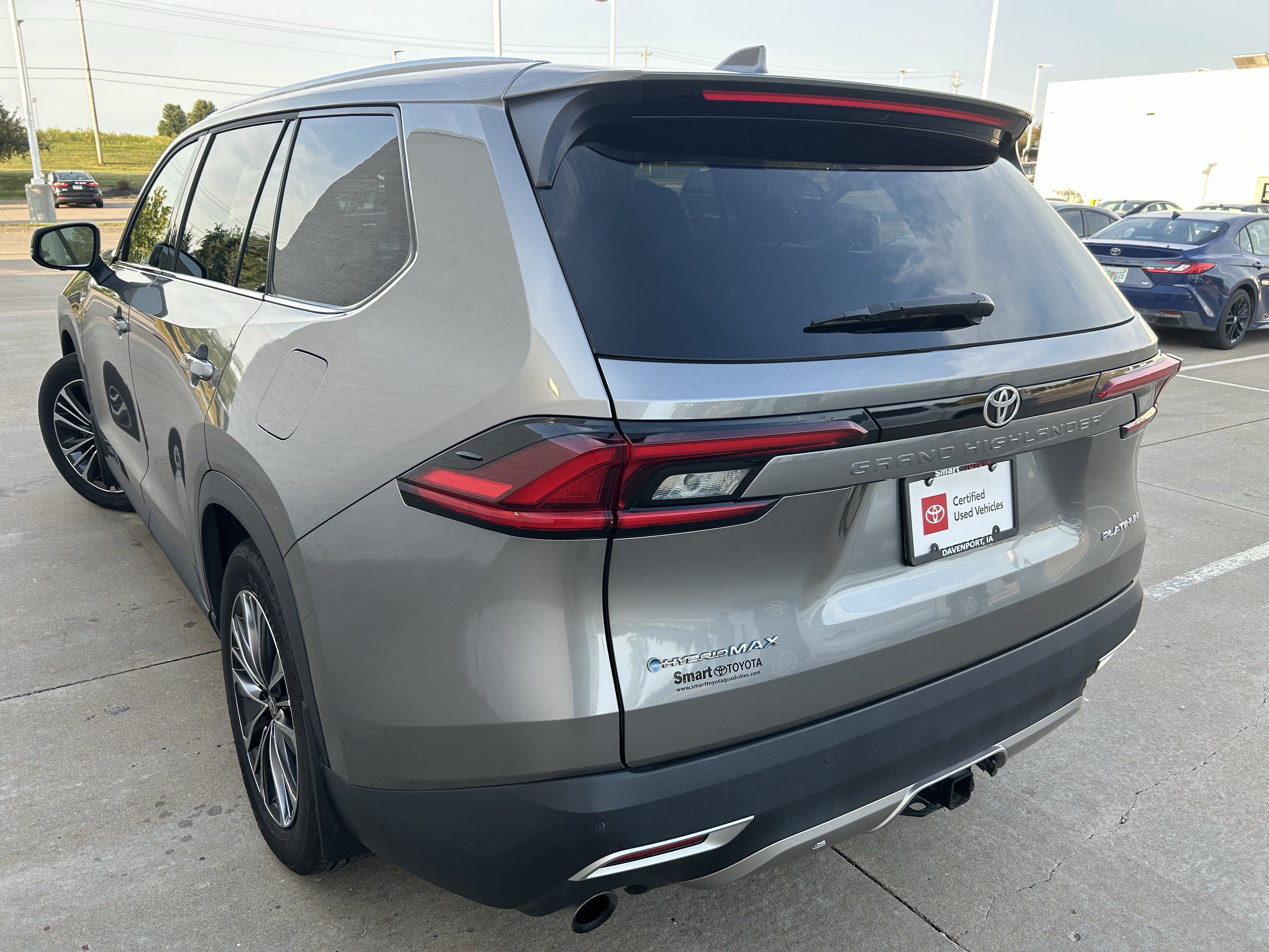 Used 2025 Toyota Grand Highlander AWD Hybrid image 4