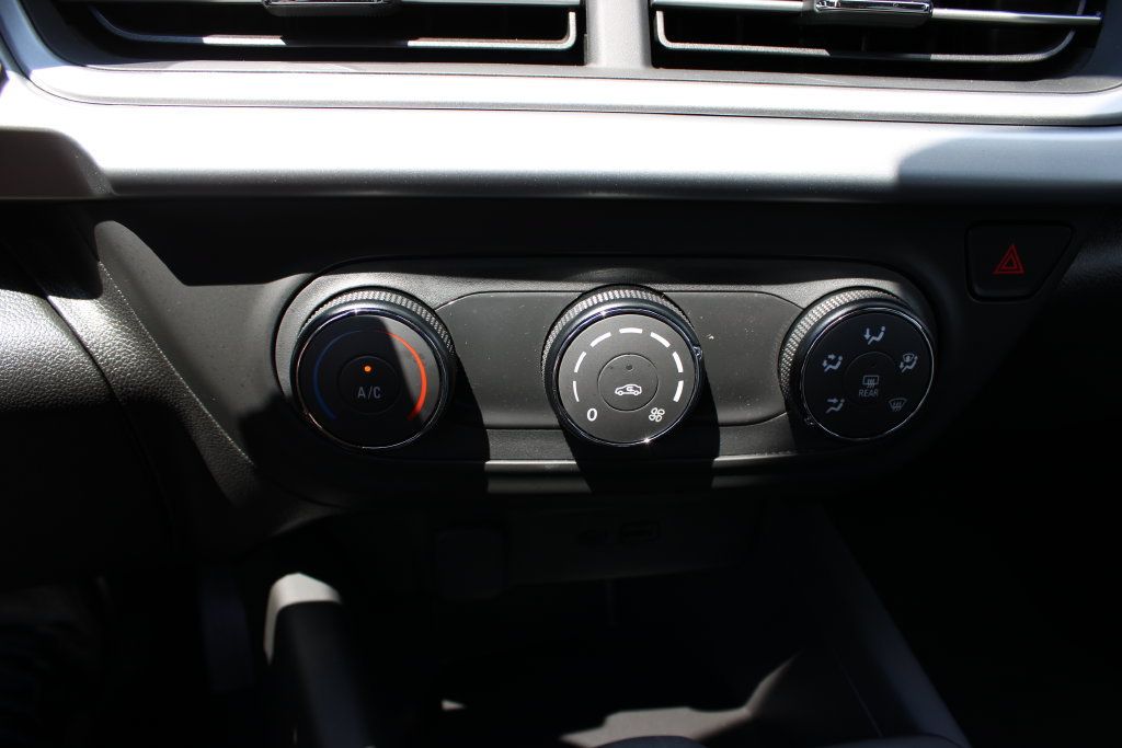 Certified 2025 Chevrolet Trax LS FWD image 21