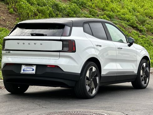 New 2026 Volvo EX30 Plus AWD/4WD image 4