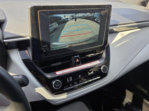 Used 2025 Toyota Corolla SE image 20