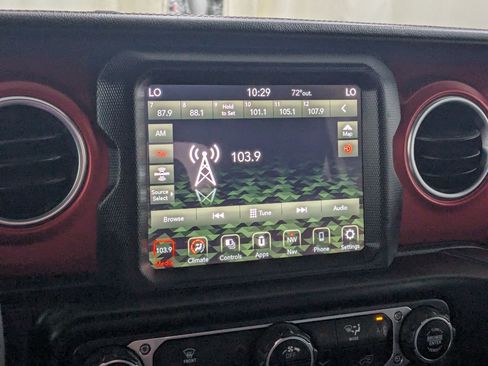 Used 2022 Jeep Gladiator Rubicon w/ LED Lighting Group AWD/4WD image 15