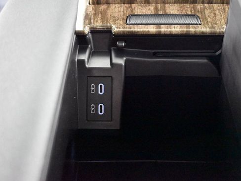 Certified 2025 Toyota Sienna Platinum image 51