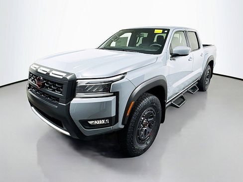 New 2025 Nissan Frontier PRO-4X image 3