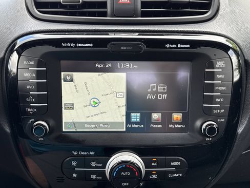 Used 2015 Kia Soul ! w/ Sun & Sound Package FWD image 27