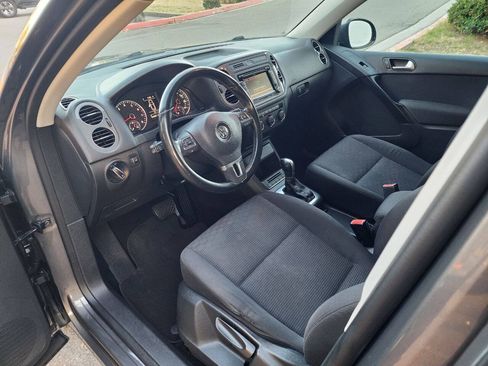 Used 2015 Volkswagen Tiguan S FWD image 23