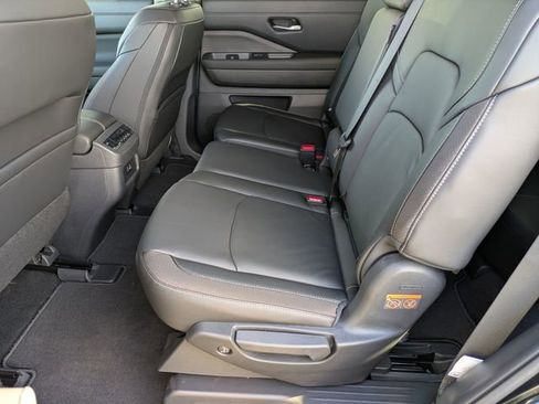 New 2025 Nissan Pathfinder SL w/ Lighting Package (N92) image 26