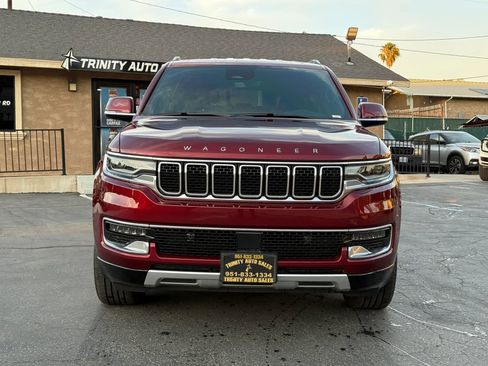 Used 2022 Jeep Wagoneer Series II AWD/4WD image 2
