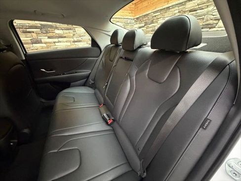 New 2025 Hyundai Elantra Limited FWD image 20