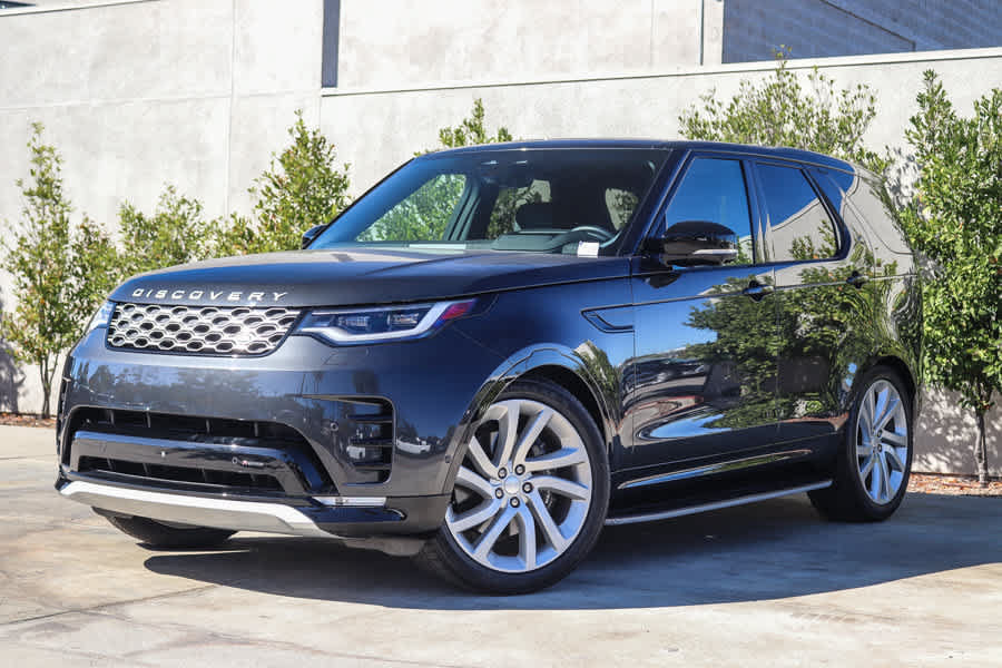 Used 2023 Land Rover Discovery Metropolitan Edition AWD/4WD image 1