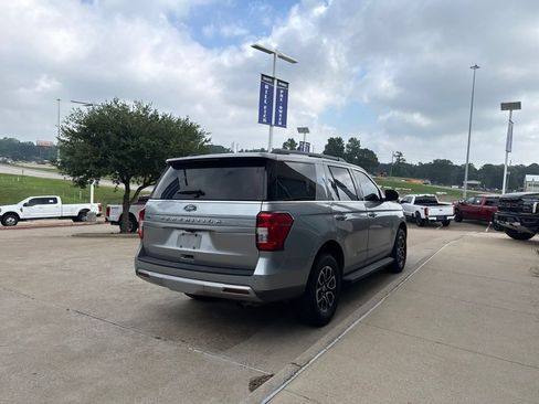 Used 2024 Ford Expedition XLT RWD image 7