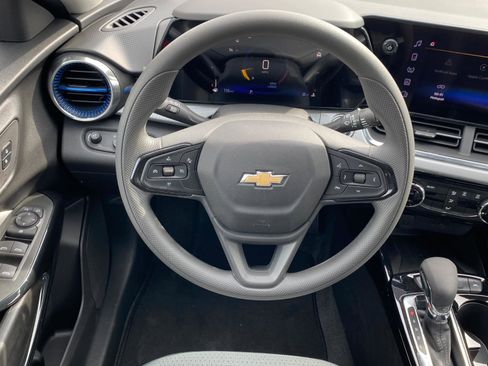 New 2026 Chevrolet Trax LT w/ Sunroof Package image 5