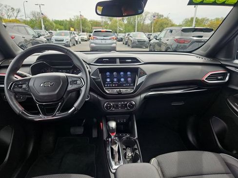 Used 2023 Chevrolet TrailBlazer RS w/ Convenience Package FWD image 13