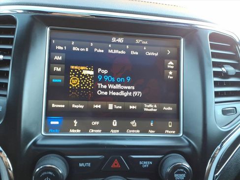 Used 2018 Jeep Grand Cherokee Limited image 47