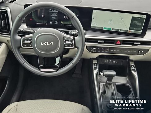 Certified 2025 Kia Sorento EX FWD image 25