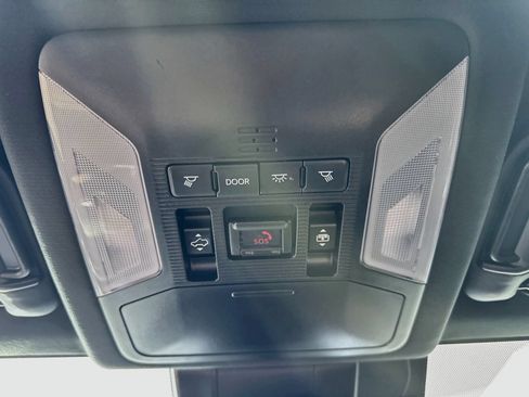 Used 2020 Toyota RAV4 XSE AWD/4WD image 30