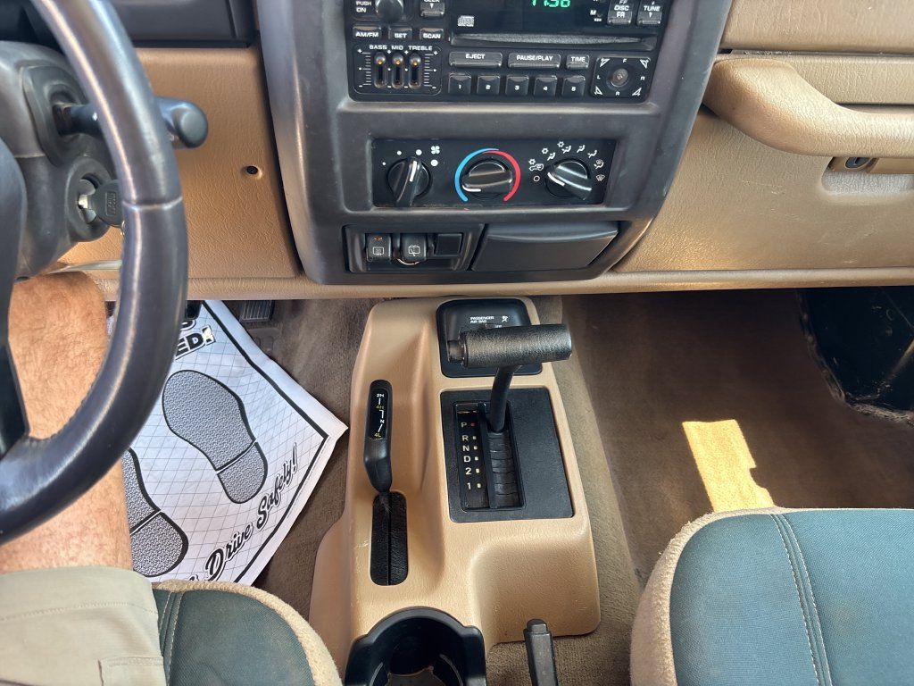 Used 2002 Jeep Wrangler Sahara AWD/4WD image 16