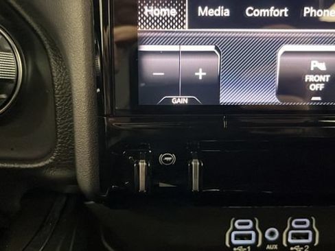 Used 2025 RAM 1500 Laramie w/ Night Edition AWD/4WD image 34