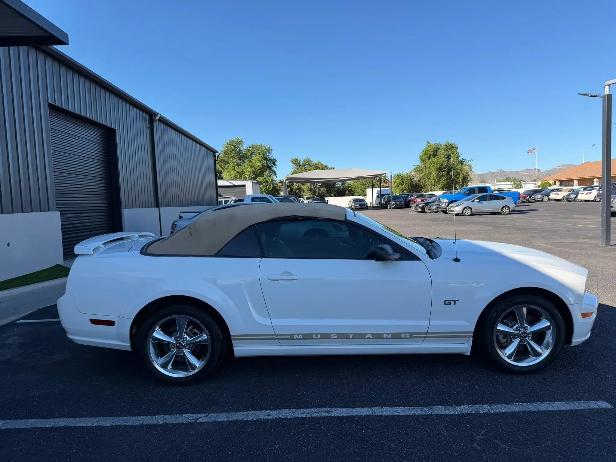 Used 2006 Ford Mustang GT RWD image 13