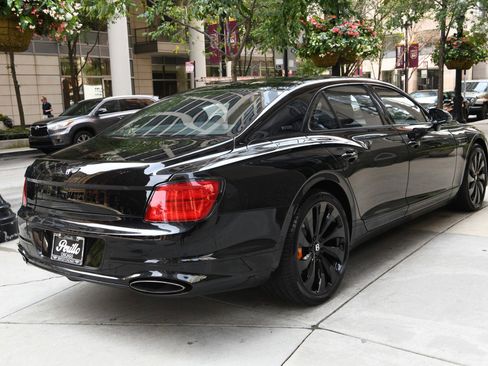 New 2025 Bentley Flying Spur Plug-In Hybrid image 4