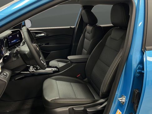 New 2026 Chevrolet Trax LT w/ Driver Confidence Package FWD image 9