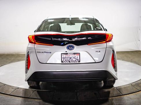 Certified 2022 Toyota Prius Prime XLE image 9