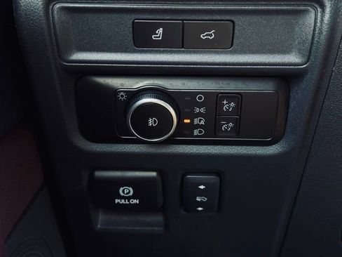 Used 2024 Ford Expedition Limited image 37