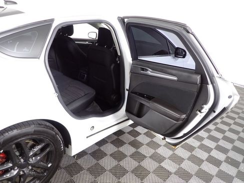 Used 2013 Ford Fusion SE FWD image 29