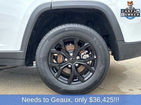 Used 2025 Jeep Grand Cherokee Altitude AWD/4WD image 10