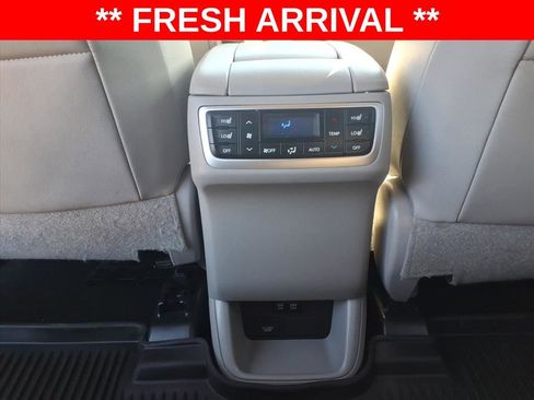 Used 2018 Toyota Highlander Limited Platinum image 27