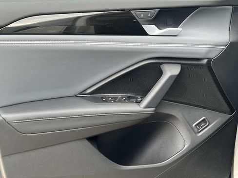 New 2026 Volkswagen Tiguan SEL R-Line AWD/4WD image 10