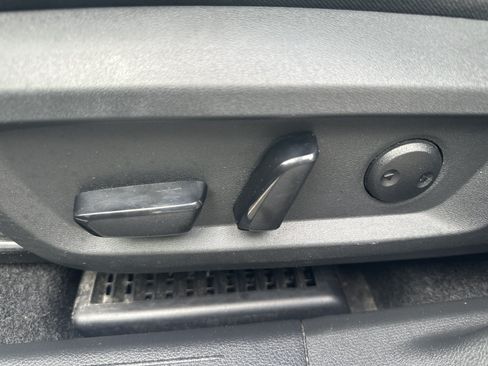 Used 2023 Nissan Rogue SV FWD image 21