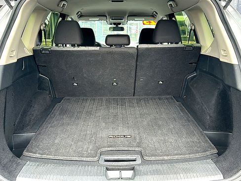 Used 2023 Nissan Rogue SV FWD image 21