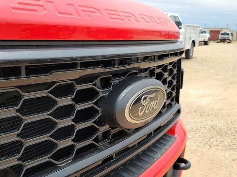 New 2025 Ford F250 XLT w/ Black Appearance Package AWD/4WD image 13