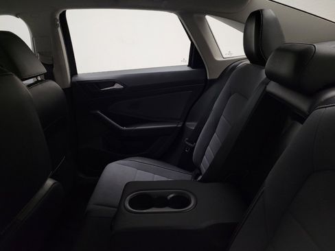 Used 2025 Volkswagen Jetta SE image 18