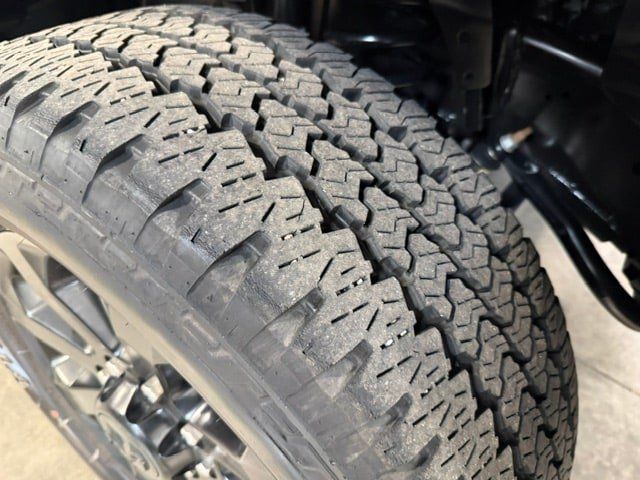Used 2025 RAM 2500 Big Horn AWD/4WD image 5