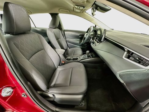 Used 2025 Toyota Corolla LE FWD image 28