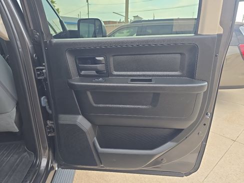 Used 2018 RAM 2500 Tradesman w/ Chrome Appearance Group AWD/4WD image 34