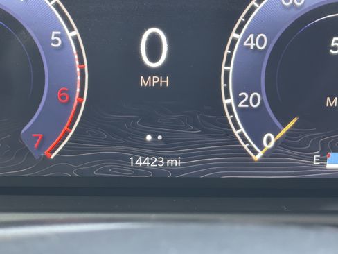 Used 2024 Jeep Wagoneer 4WD w/ Premium Group I image 11